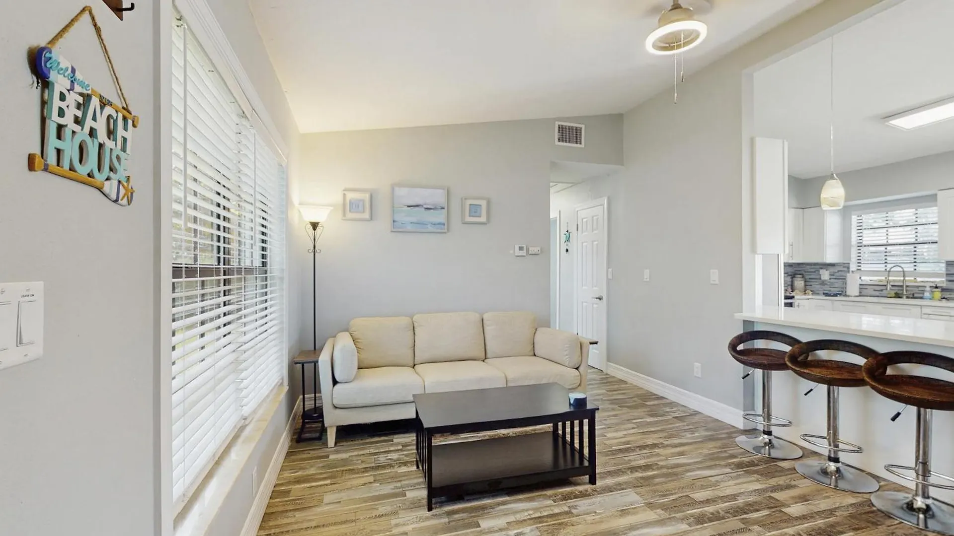 Clearwater Bungalow 0*,